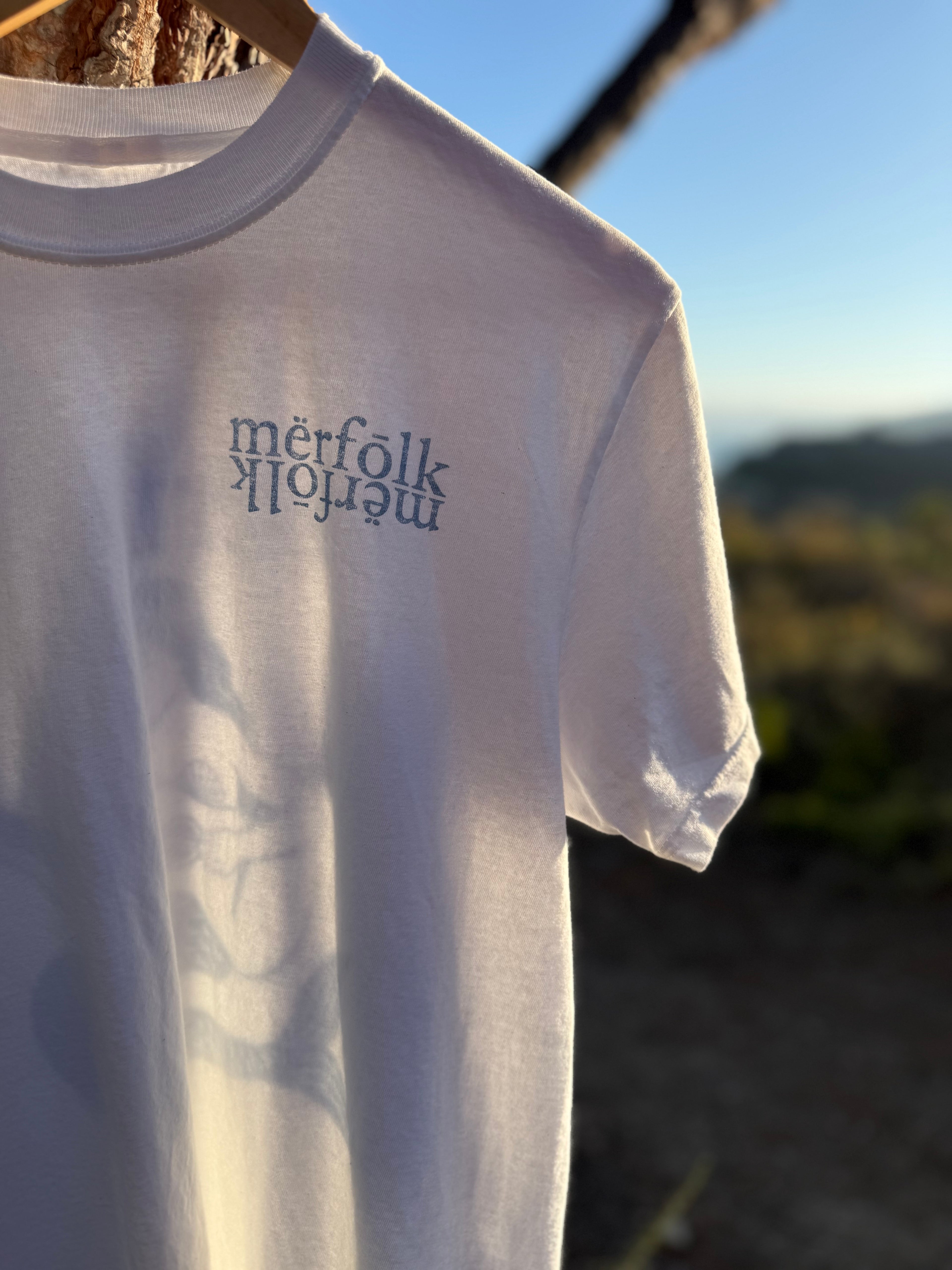 mërfōlk guitar tee- white and blue