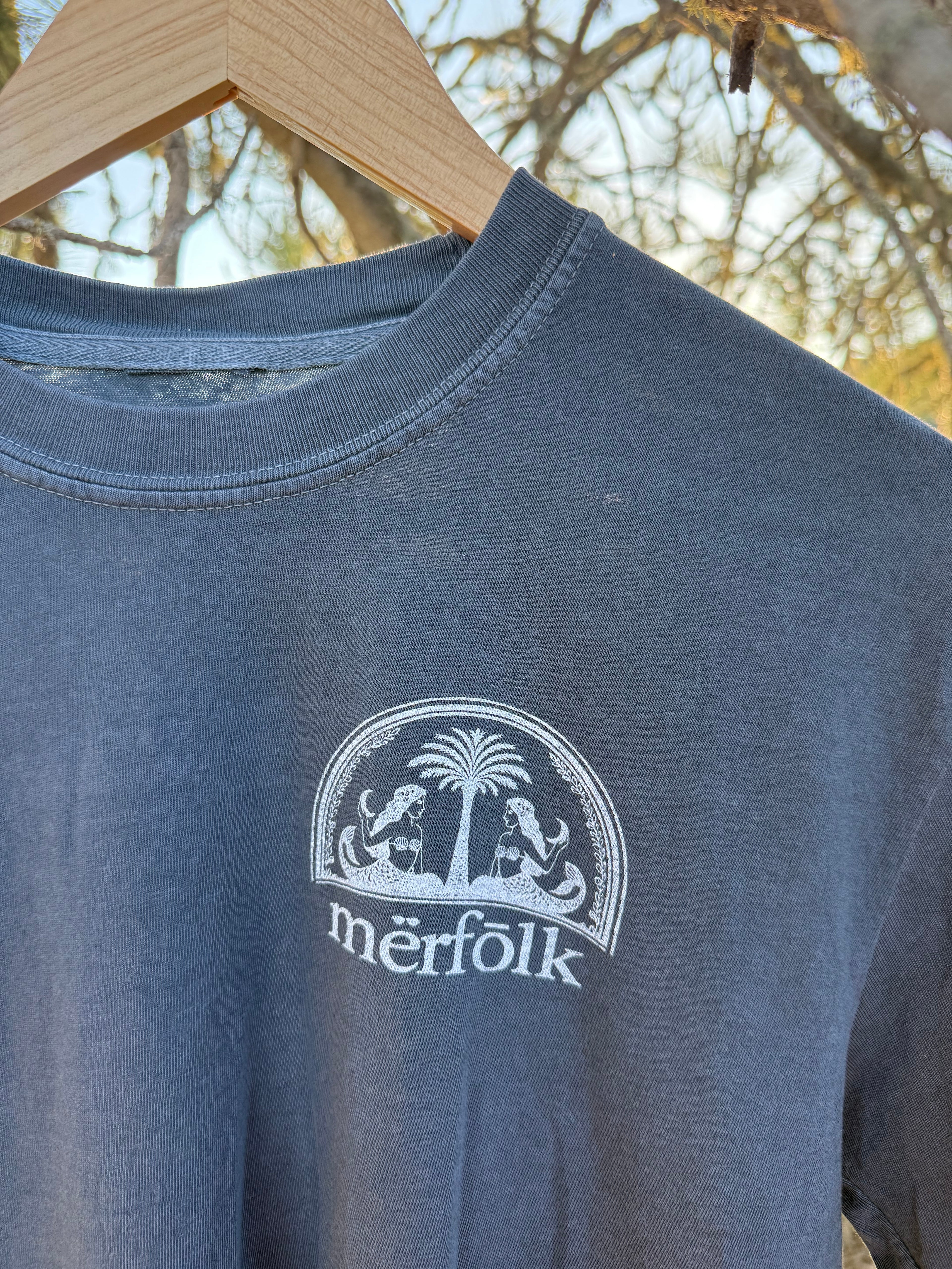 mërfōlk crest tee- denim blue