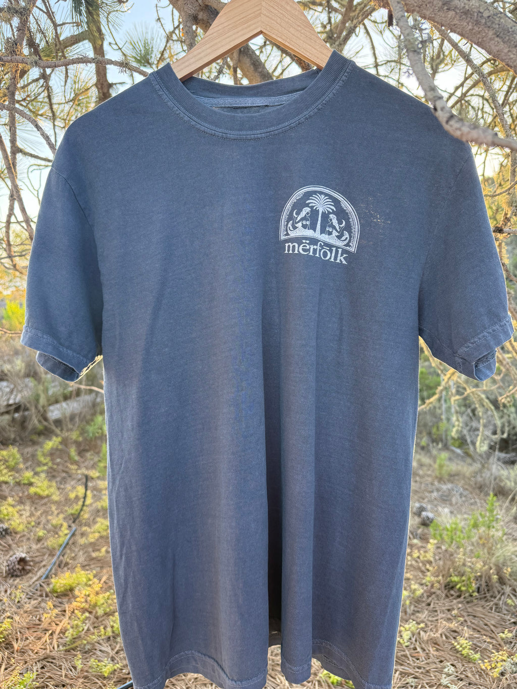 mërfōlk crest tee- denim blue