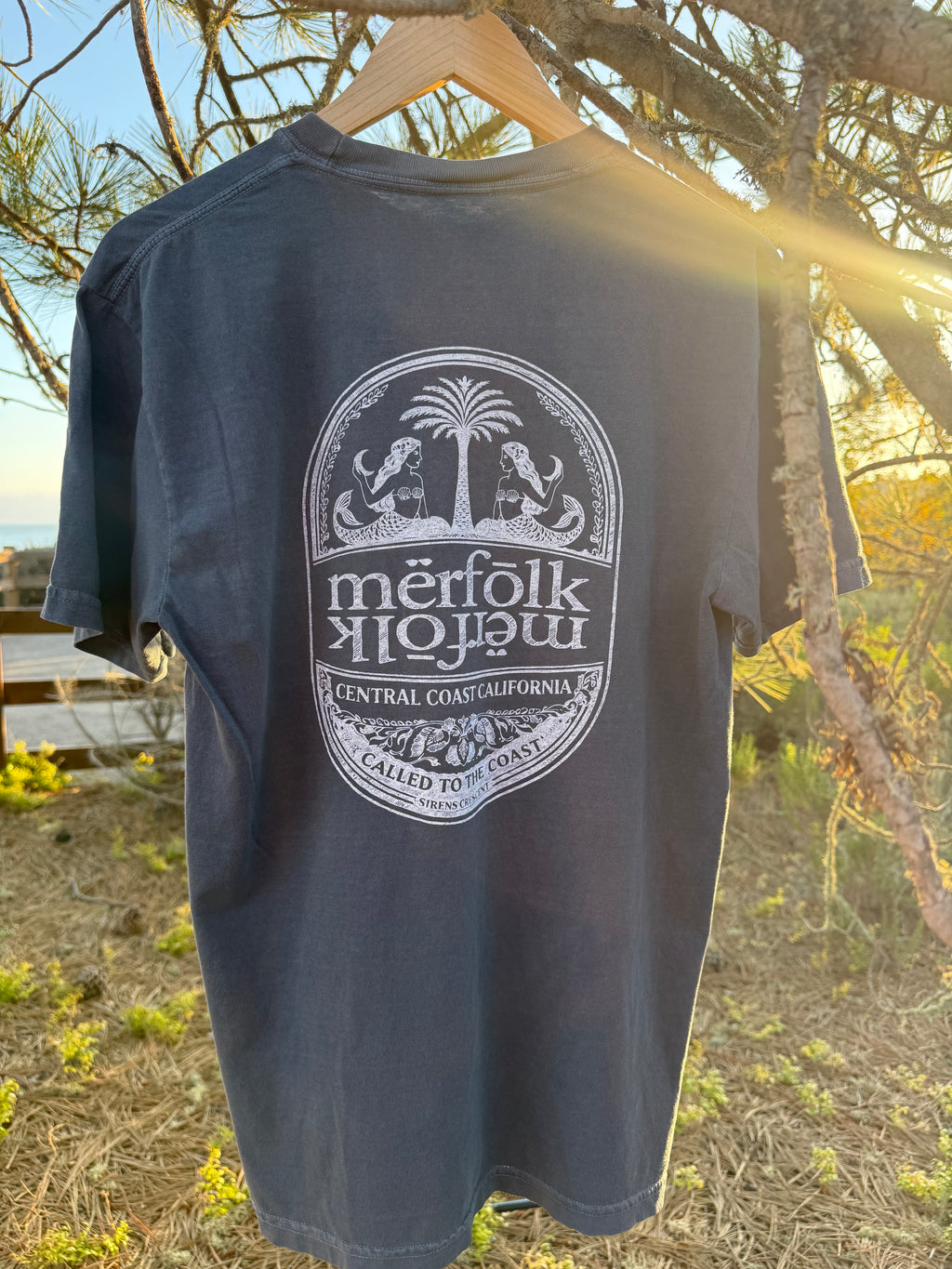 mërfōlk crest tee- denim blue