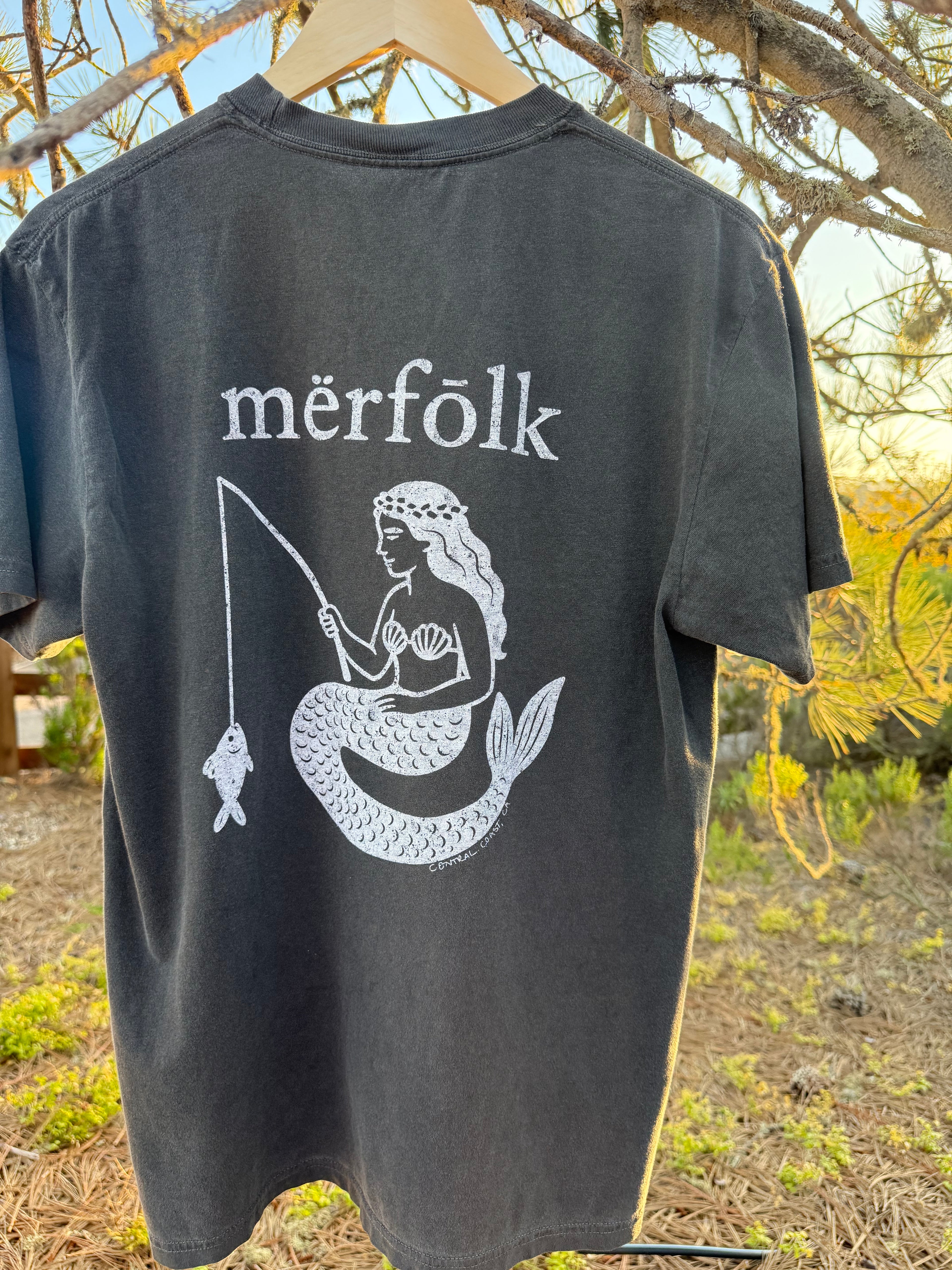 mërfōlk fishing tee- salt and pepper