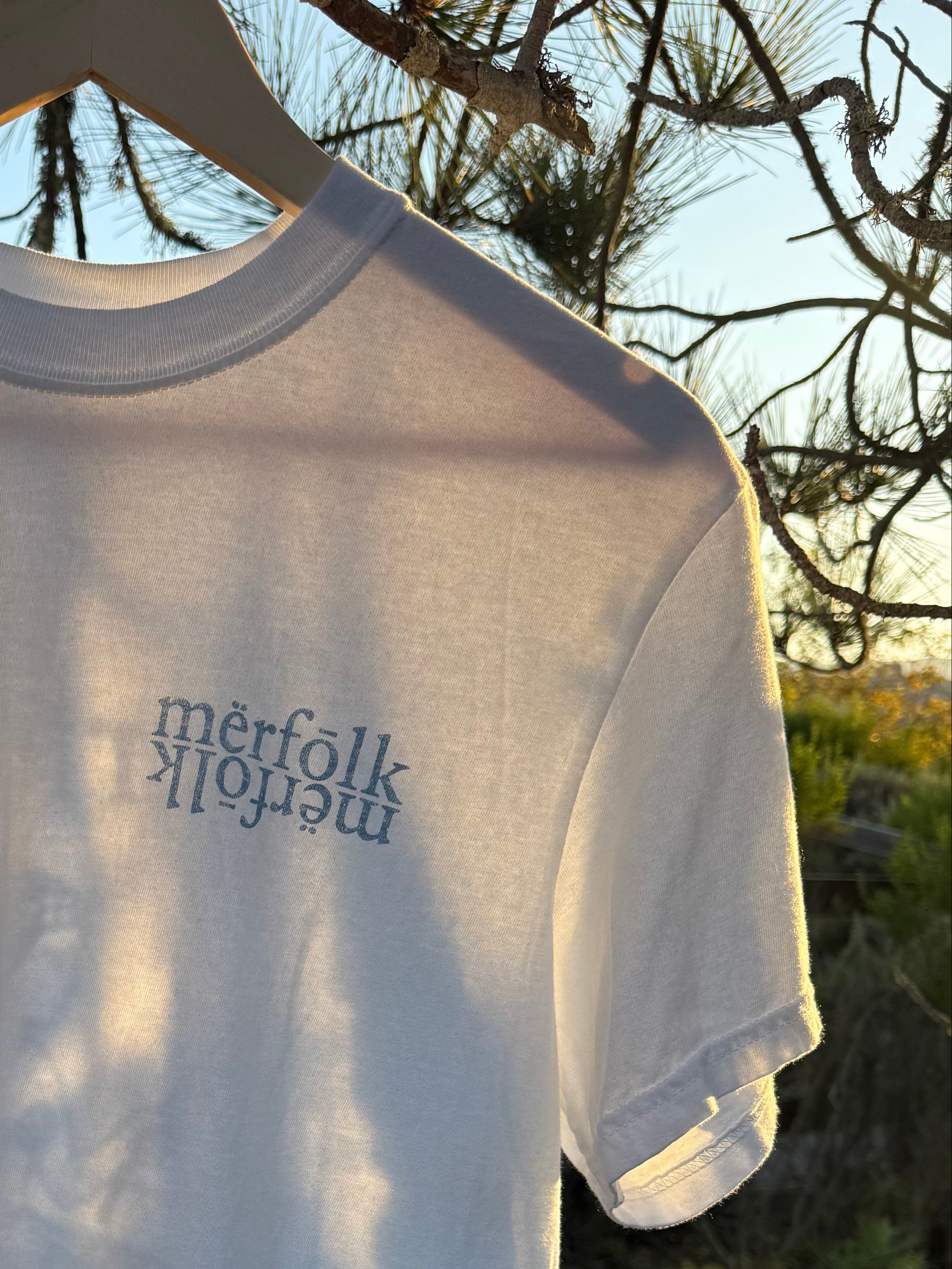 mërfōlk fishing tee- white and blue