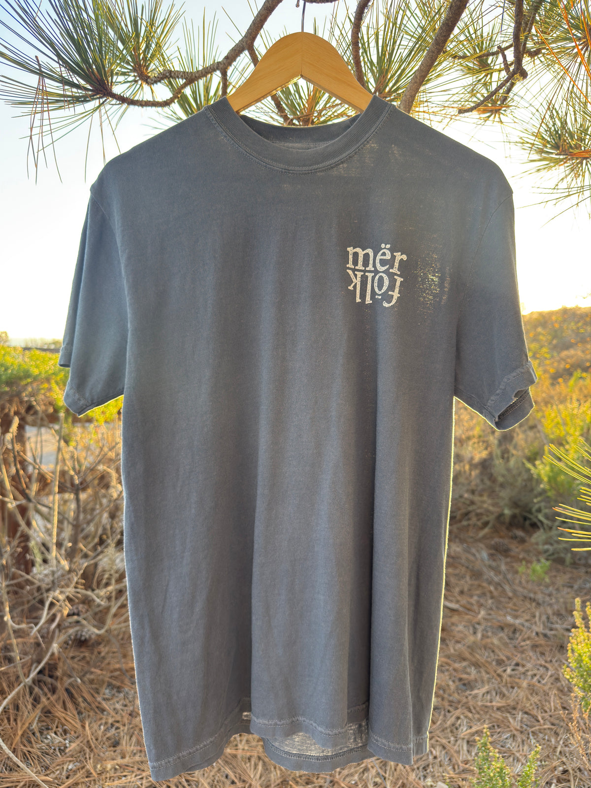 mërfolk beach bum tee- spruce green, denim blue, or black