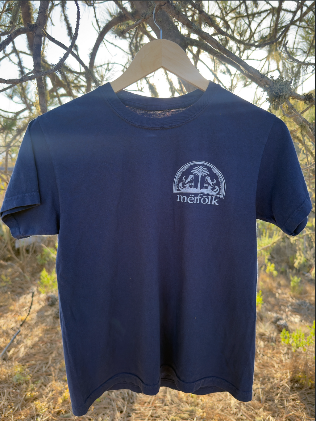 mërfōlk crest tee- youth- navy blue