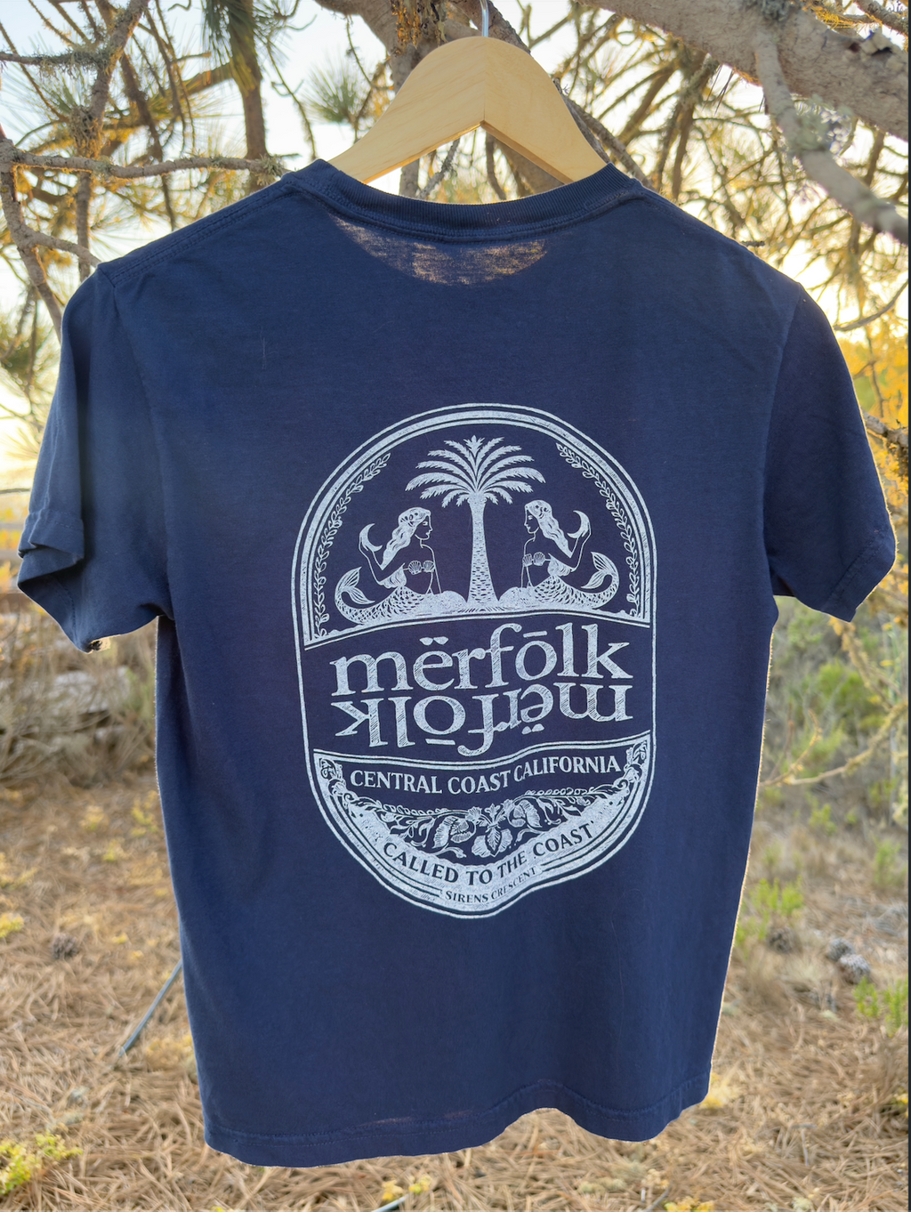 mërfōlk crest tee- youth- navy blue